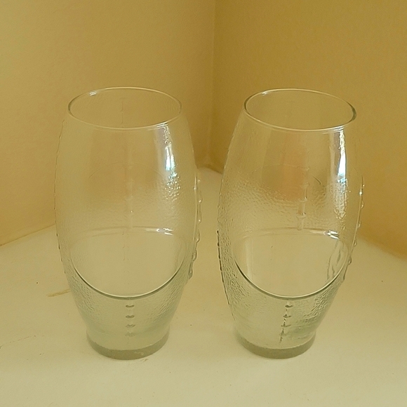 🏈 🏈GLASSES🏈 🏈 TWO 7" TALL CLEAR GLASS, HOLDS 20+ Oz. - Picture 2 of 3